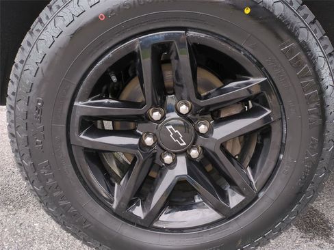 Used 2019 Chevrolet Silverado 1500 Custom Trail Boss AWD/4WD image 19