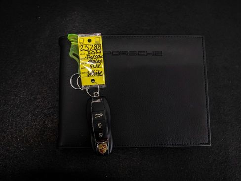 Used 2023 Porsche Macan S image 28