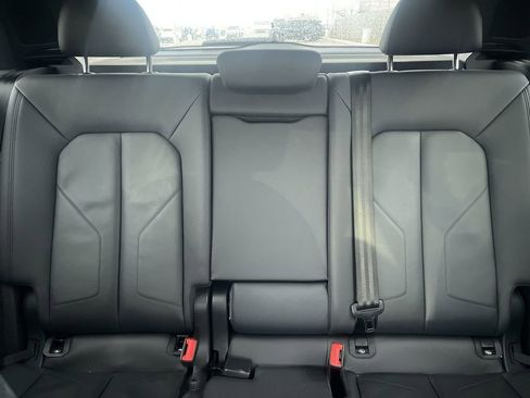 Used 2025 Audi Q3 2.0T Premium image 34