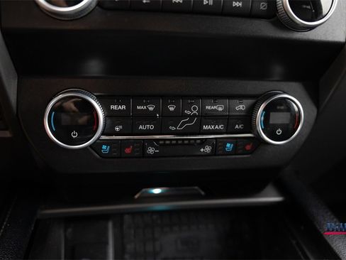 Used 2021 Ford Expedition Max XLT image 12