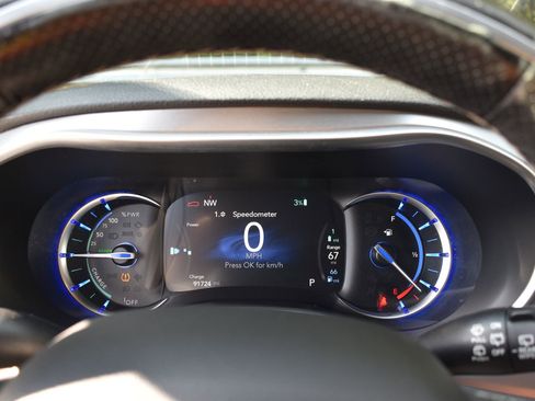 Used 2019 Chrysler Pacifica Limited w/ S Appearance Package image 14