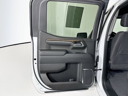 Used 2024 Chevrolet Silverado 1500 LT image 25