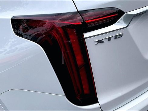 Used 2025 Cadillac XT6 Luxury FWD image 23