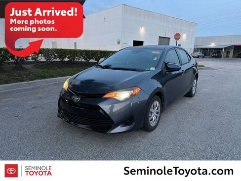 Used 2017 Toyota Corolla LE FWD image 1