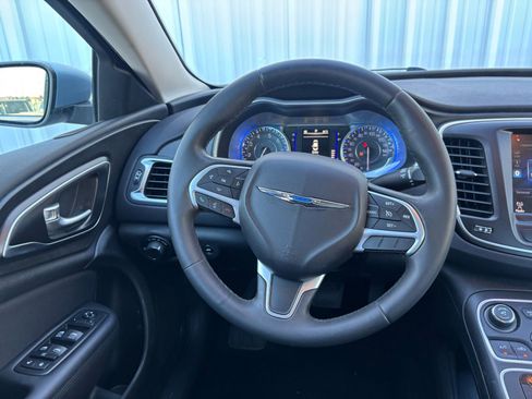 Used 2015 Chrysler 200 Limited w/ Convenience Group image 20