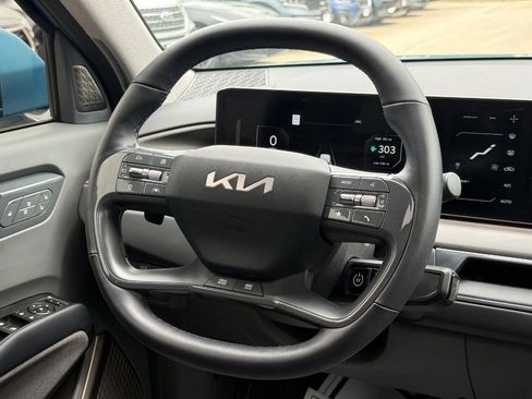 Used 2024 Kia EV9 Land AWD/4WD image 17