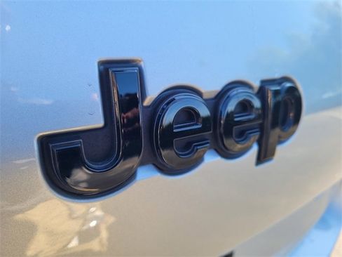 Used 2024 Jeep Grand Cherokee L Altitude image 28