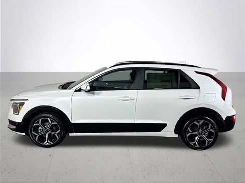 New 2025 Kia Niro EX Touring image 9