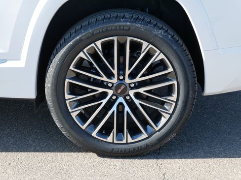 New 2026 GMC Terrain Denali w/ LPO, Black Badging Package image 3