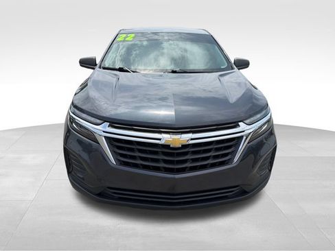 Used 2022 Chevrolet Equinox LS w/ LS Convenience Package FWD image 2