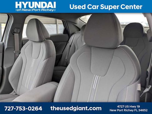 Used 2024 Hyundai Elantra SEL image 7