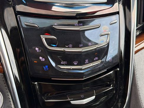 Used 2018 Cadillac Escalade ESV Luxury AWD/4WD image 17