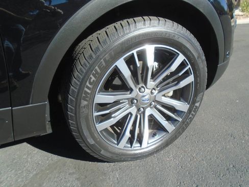 Used 2017 Ford Explorer Platinum image 23