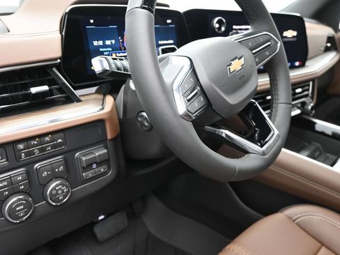 New 2026 Chevrolet Suburban High Country AWD/4WD image 12