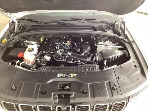 Used 2023 Jeep Grand Cherokee L Limited w/ Luxury Tech Group II AWD/4WD image 32