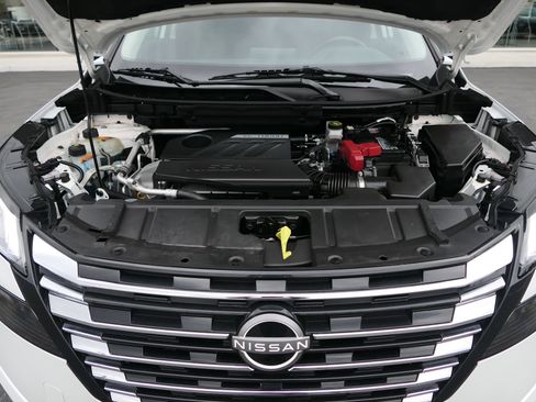 Used 2025 Nissan Rogue SV FWD image 27
