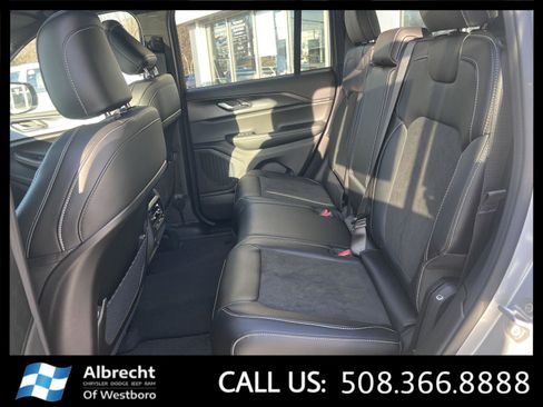 New 2025 Jeep Grand Cherokee Altitude AWD/4WD image 12