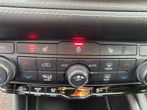 Used 2024 Dodge Durango SXT w/ Trailer Tow Group IV AWD/4WD image 14