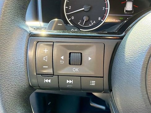 Used 2023 Nissan Rogue SV image 37