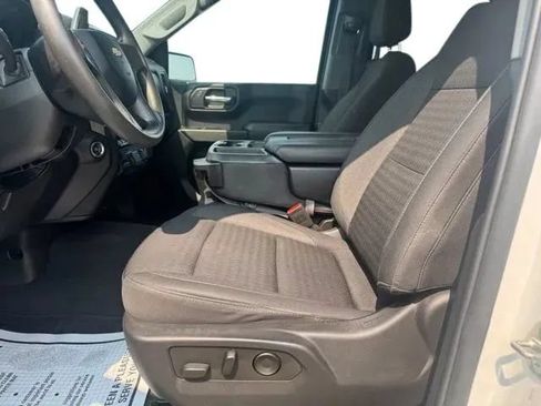 Used 2023 Chevrolet Silverado 1500 Custom AWD/4WD image 9