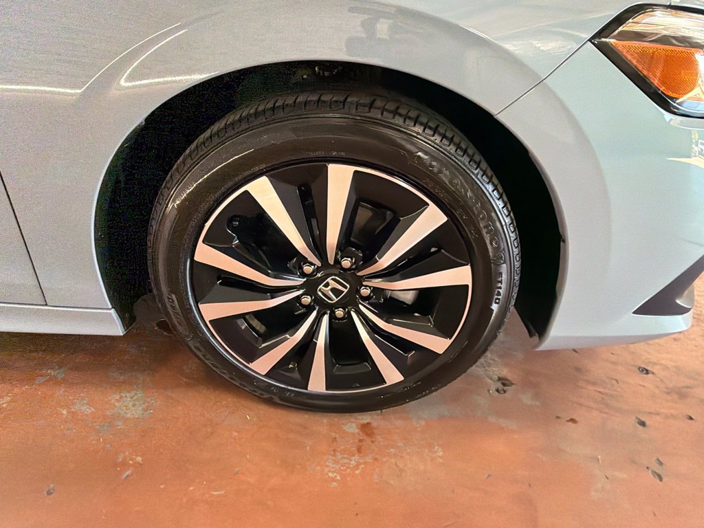 Used 2024 Honda Civic EX image 10
