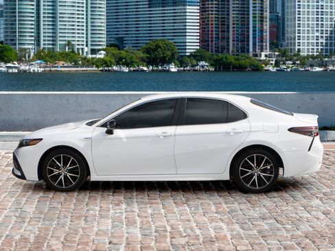 Used 2023 Toyota Camry SE image 8