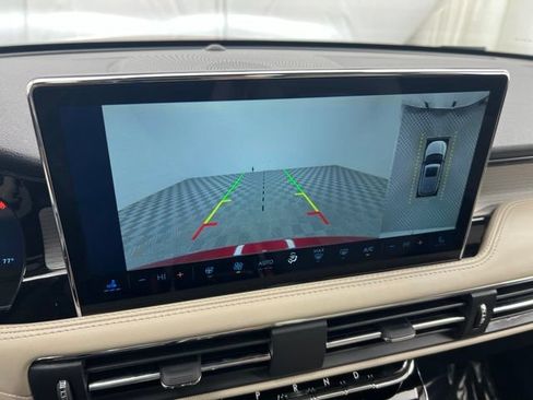 Used 2025 Lincoln Corsair AWD w/ Equipment Group 101A image 19