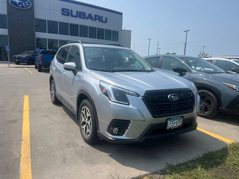 Used 2023 Subaru Forester Premium AWD/4WD image 14