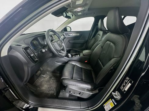 Used 2023 Volvo XC40 B5 Plus w/ Driver Assist Package AWD/4WD image 13