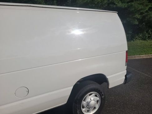 Used 2014 Ford E-350 and Econoline 350 Super Duty RWD image 21
