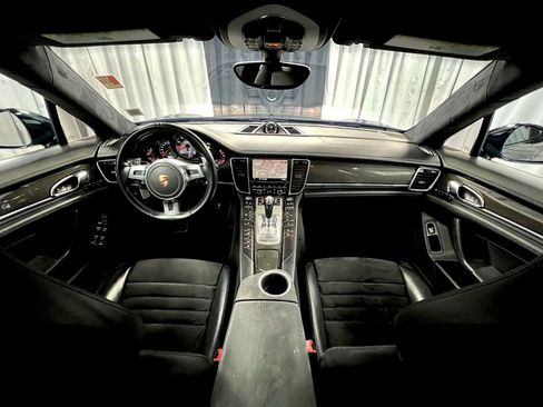 Used 2014 Porsche Panamera GTS image 17