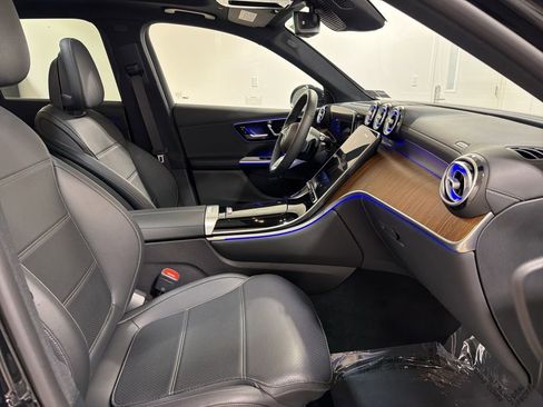 Used 2023 Mercedes-Benz GLC 300 GLC 300 image 25