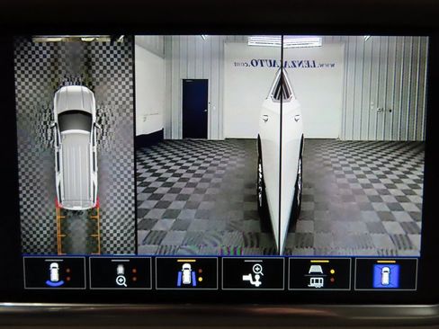 Used 2024 GMC Yukon Denali image 21