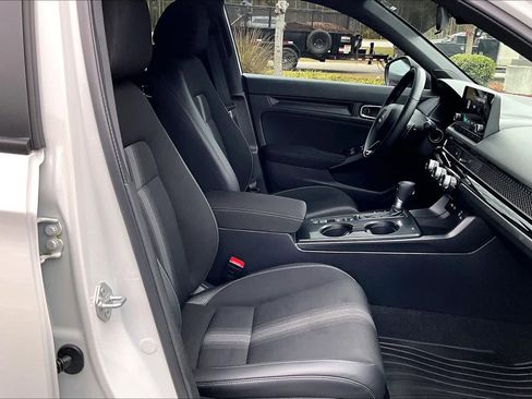 Used 2022 Honda Civic Sport image 8