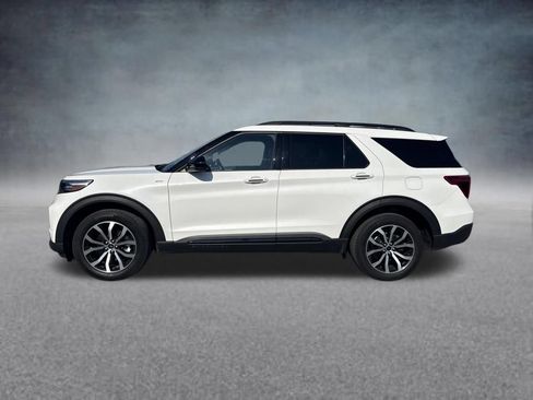 Used 2023 Ford Explorer ST-Line AWD/4WD image 2