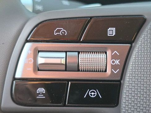 New 2025 Hyundai Ioniq 5 SEL image 6