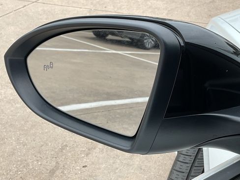 Used 2025 Volkswagen Jetta Sport image 11