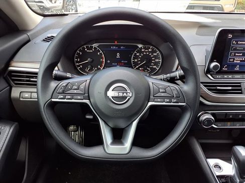 New 2025 Nissan Altima 2.5 SV image 15