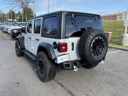 Used 2022 Jeep Wrangler Unlimited Sport image 6