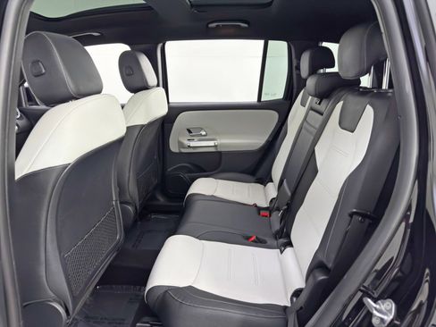 Used 2023 Mercedes-Benz GLB 250 image 43