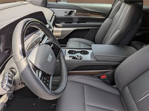 New 2026 Cadillac Vistiq Sport image 8