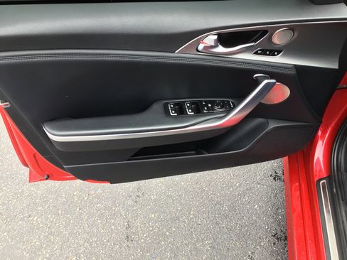 Used 2018 Kia Stinger GT2 image 9