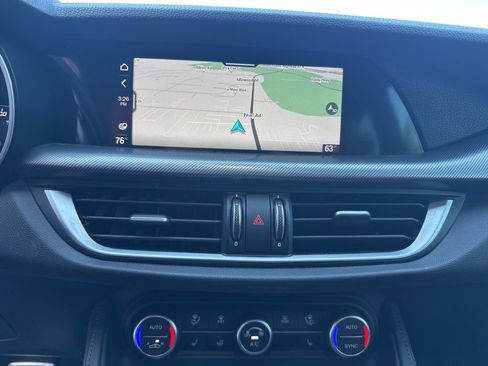 Used 2022 Alfa Romeo Stelvio Veloce image 36