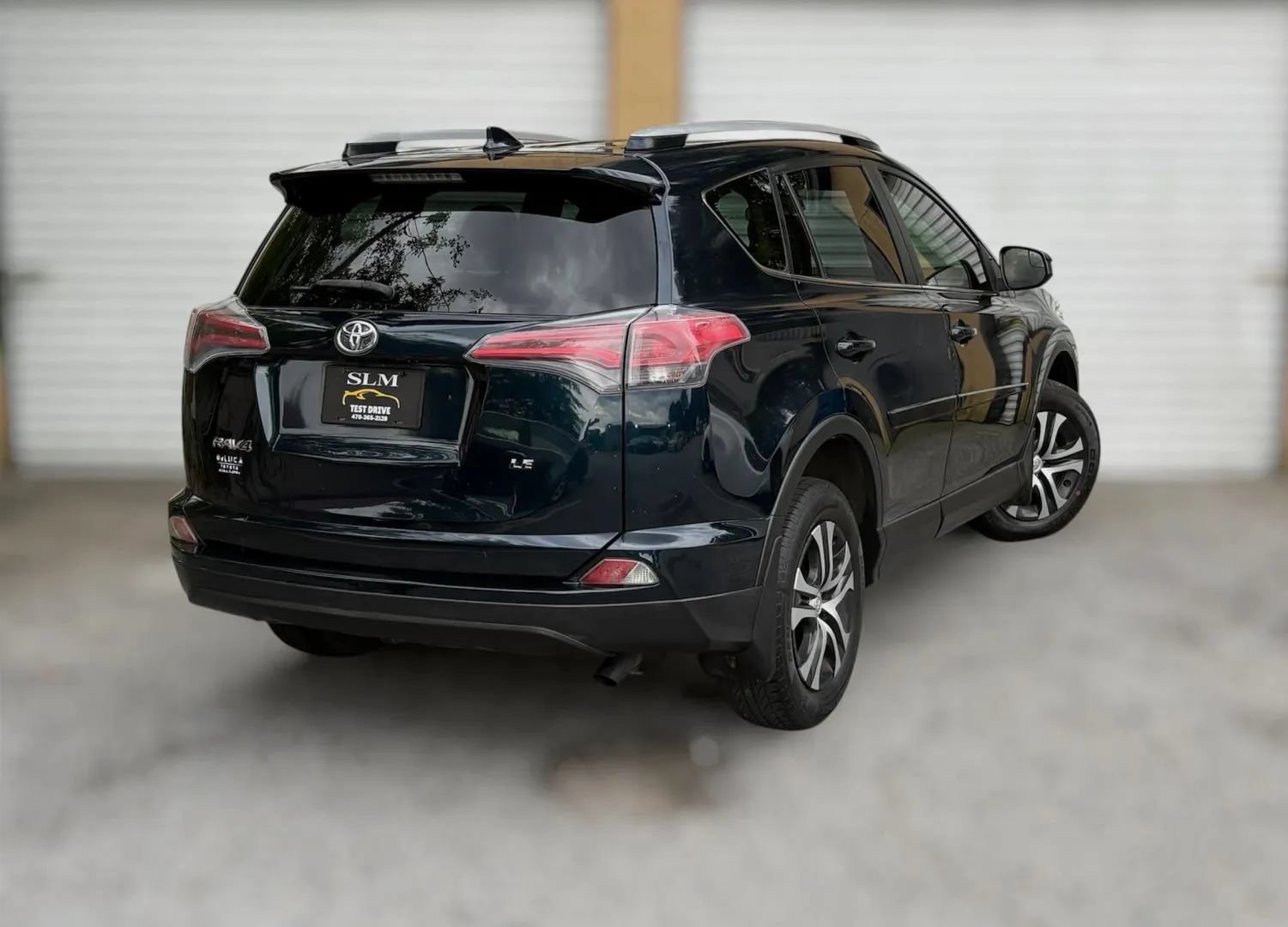 Used 2017 Toyota RAV4 LE FWD image 8