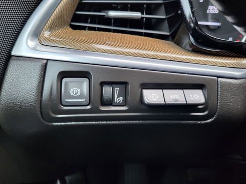Used 2019 Cadillac XT5 Platinum AWD/4WD image 21