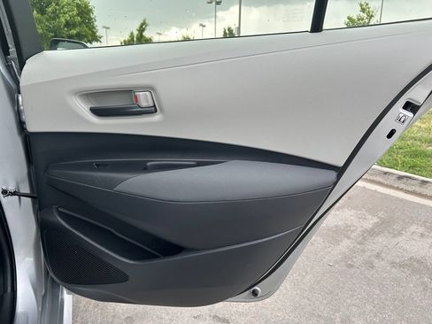 Used 2022 Toyota Corolla LE FWD image 27