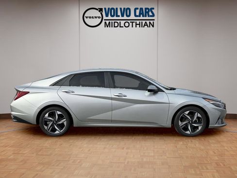 Used 2023 Hyundai Elantra Limited image 19