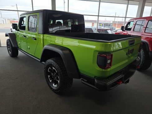 New 2025 Jeep Gladiator Rubicon w/ Convenience Group AWD/4WD image 5