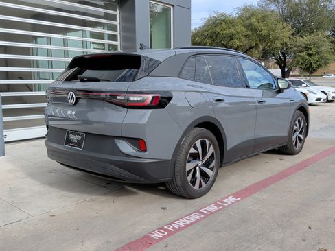 Used 2023 Volkswagen ID.4 Pro image 10