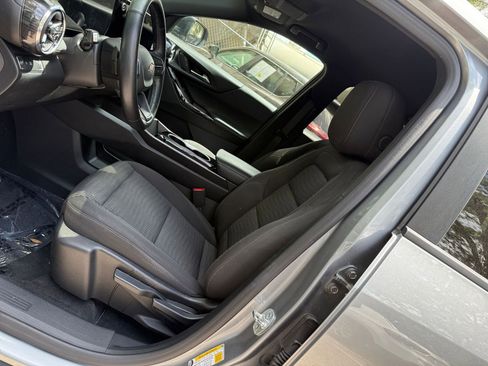 Used 2025 Chevrolet Equinox LT FWD image 24